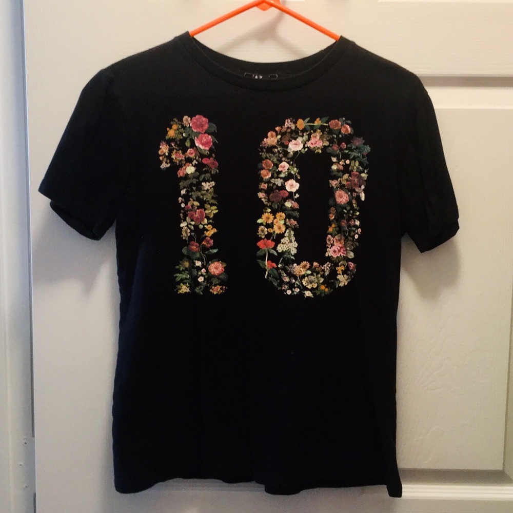 21 Men Black Floral “10” T-shirt